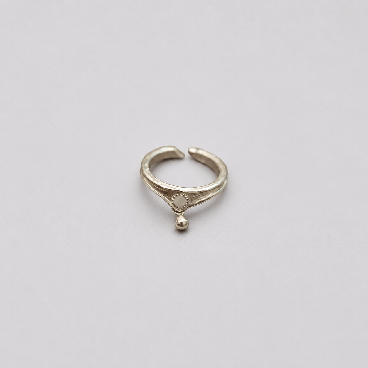 Eaves Bell Bead Ring