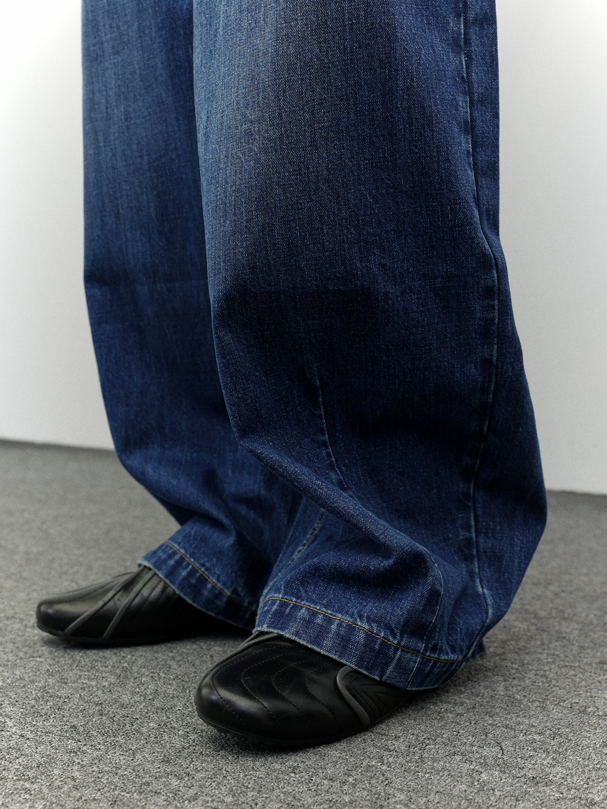 Washed Cocoon Jeans (Dark Indigo)