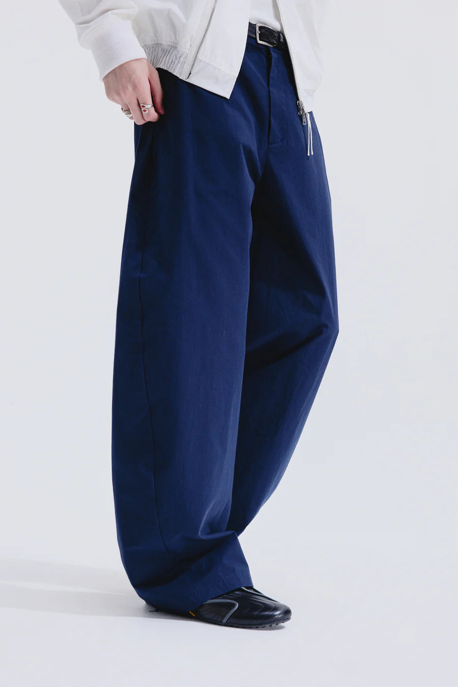 Linen-Blend Curved Pants