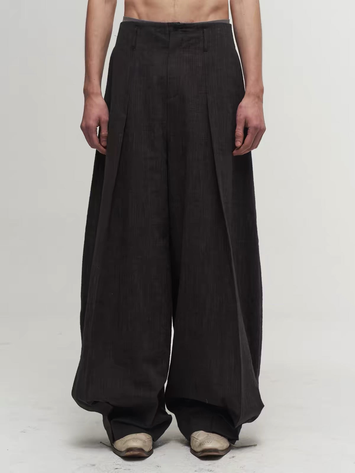 Curved High-Waist Lantern Pants