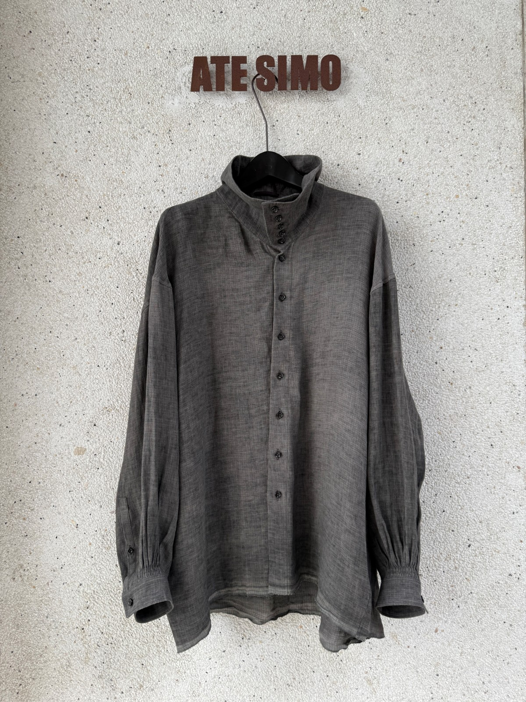 Wide stand-collar long-sleeve shirt