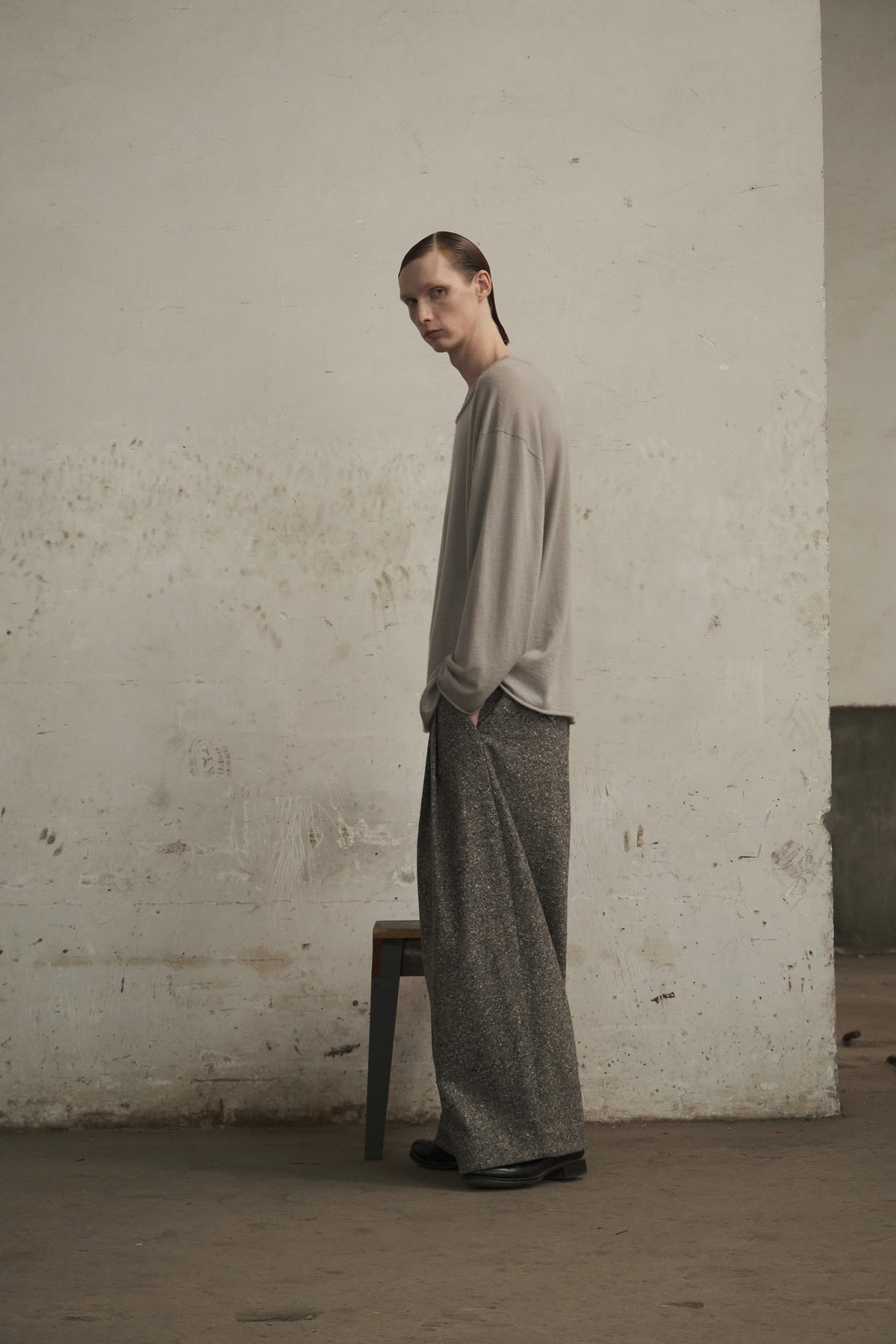 Cashmere Distressed Edge Knit (Light Grey)