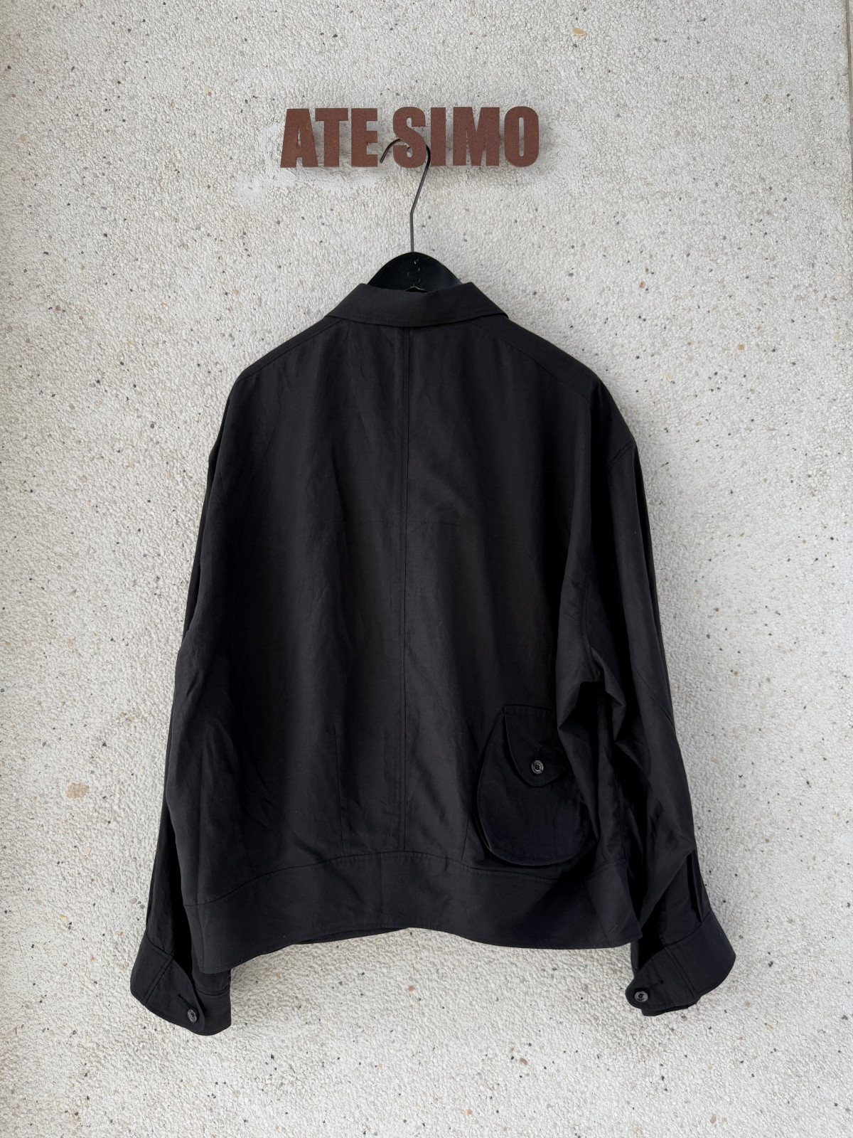Collared short jacket with multiple pockets