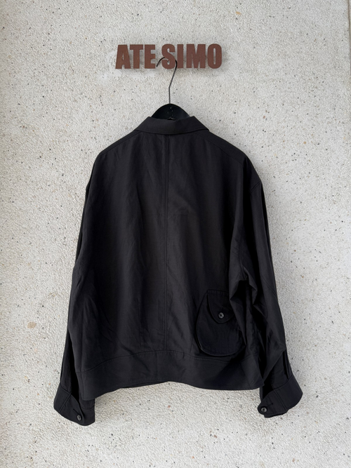 Collared short jacket with multiple pockets