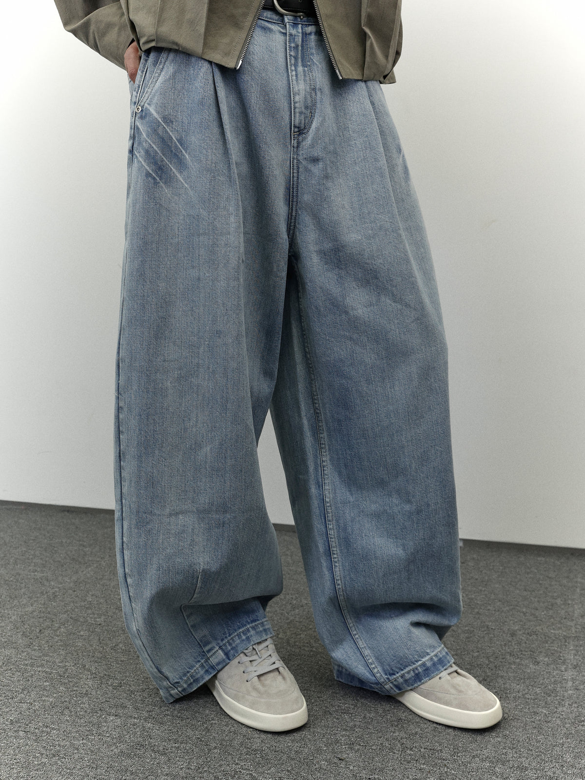 Washed Cocoon Jeans (Light)