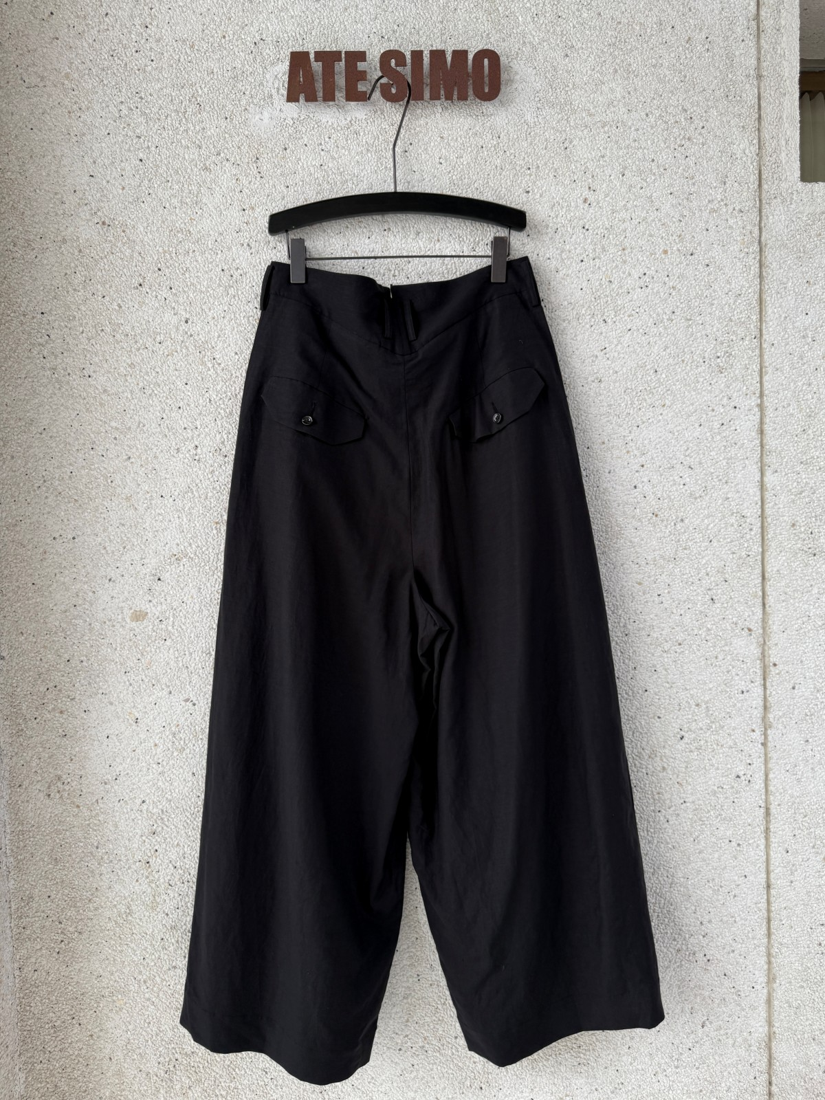 Double-pleat wide-leg trousers
