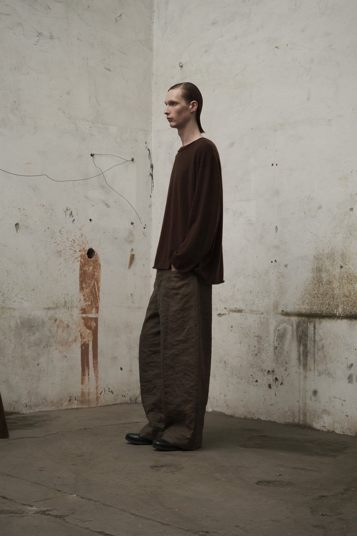 Cashmere Distressed Edge Knit (Dark Brown)