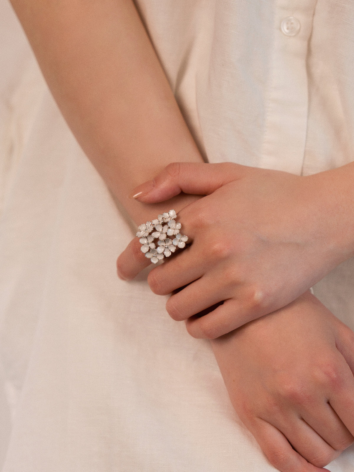 Nanyang Porcelain White Square Flower Ring
