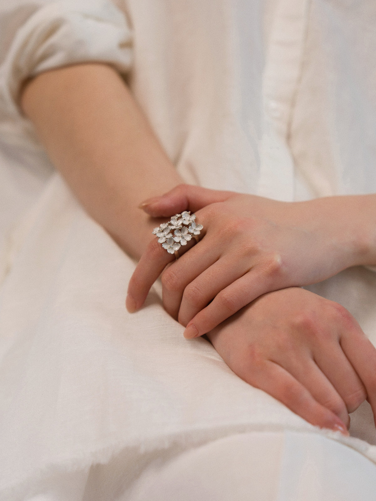 Nanyang Porcelain White Square Flower Ring