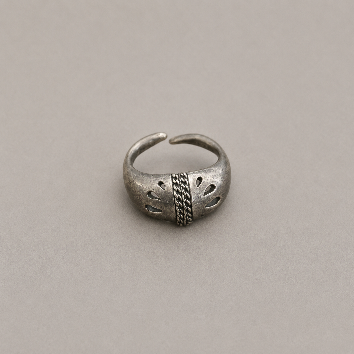 Hollowed Rain Pattern Ring