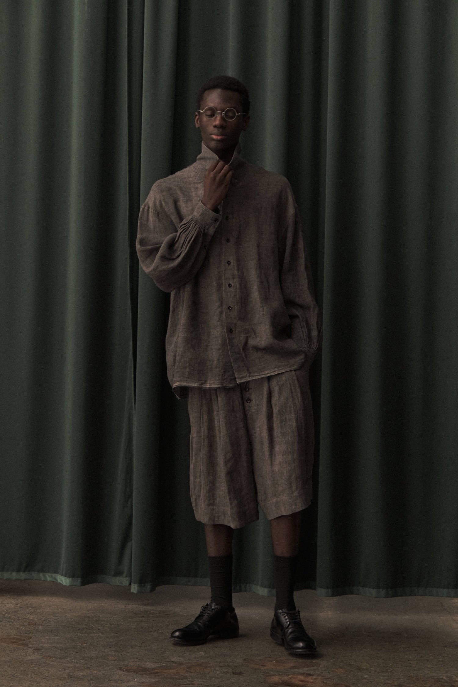 Wide stand-collar long-sleeve shirt
