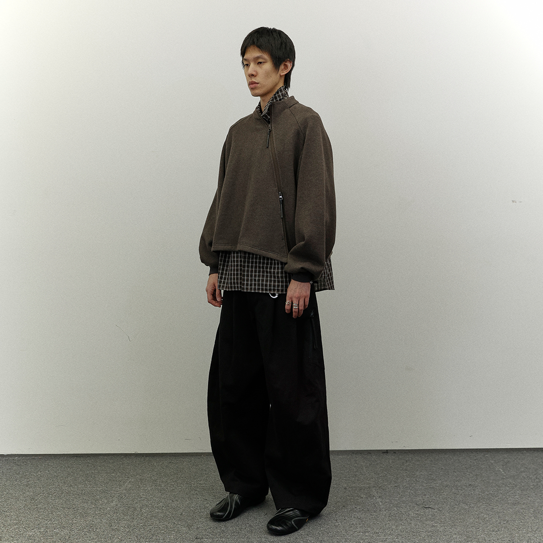 Oblique Zipper Sweatshirt