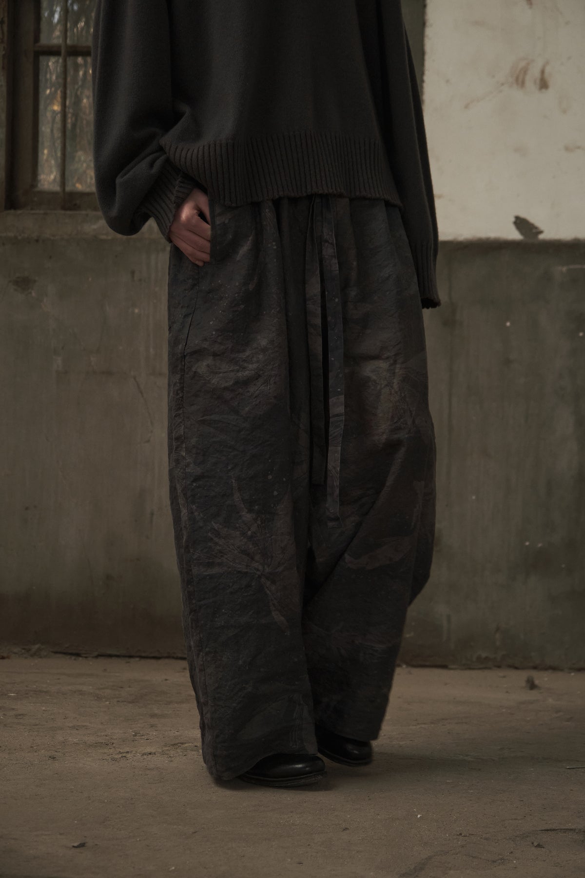 Drawstring Wide-Leg Trousers (Dark Grey)