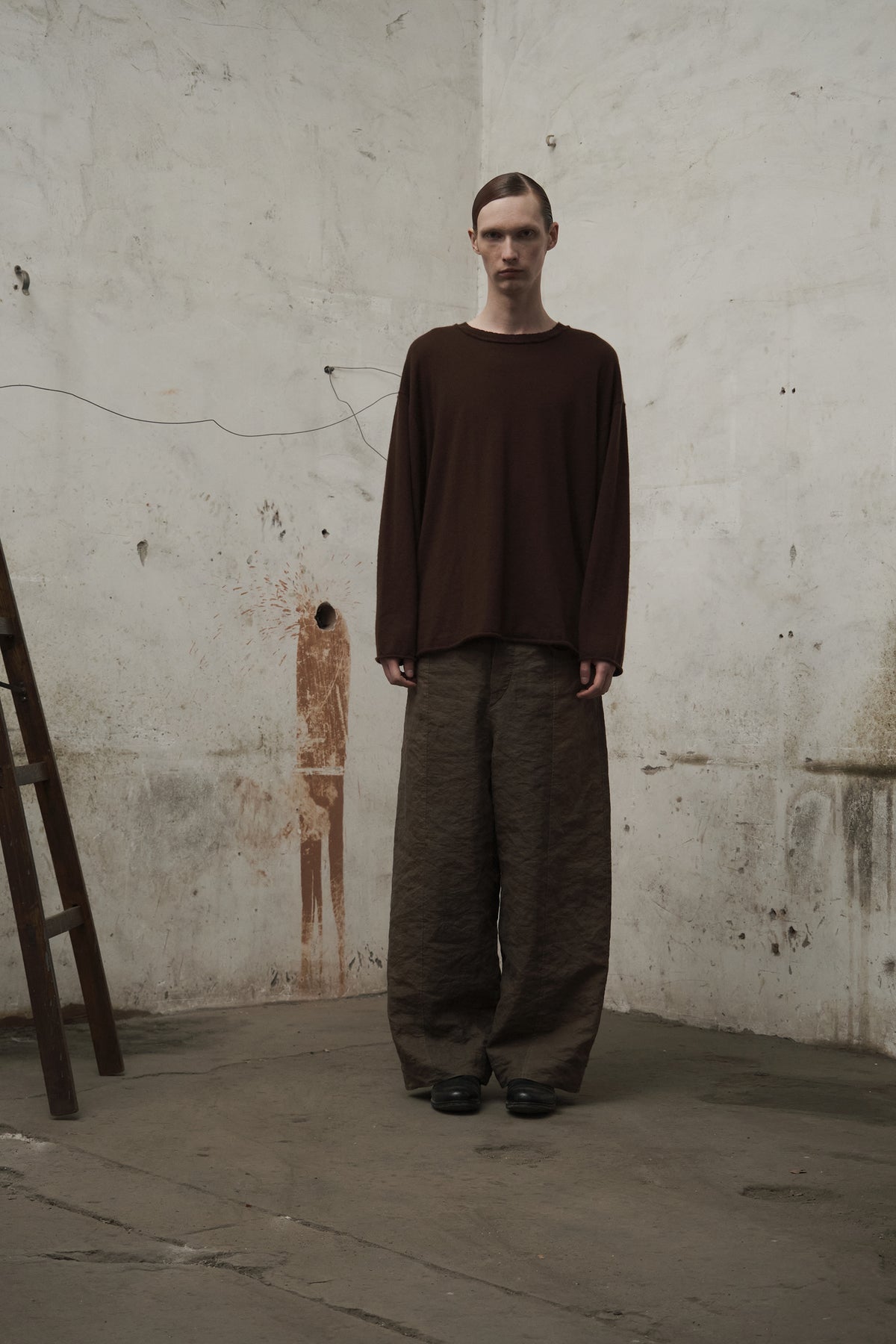 Cashmere Distressed Edge Knit (Dark Brown)