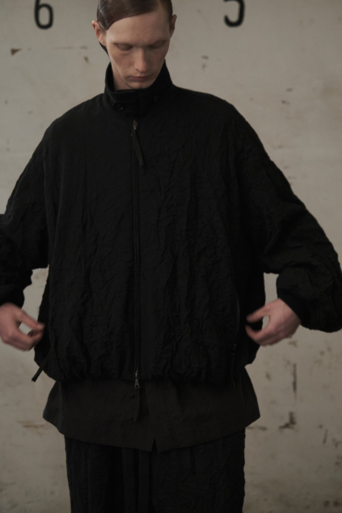 Pleated Zip Cropped Jacket (Black)