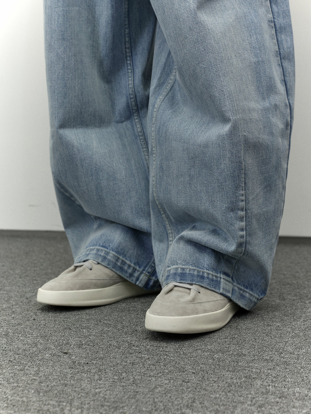 Washed Cocoon Jeans (Light)