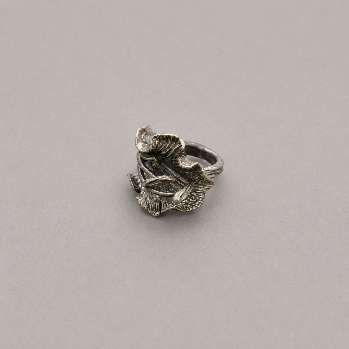 Wavy Petal Ring