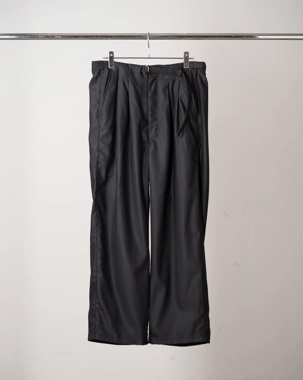 Wool Satin Belt-Less Slacks
