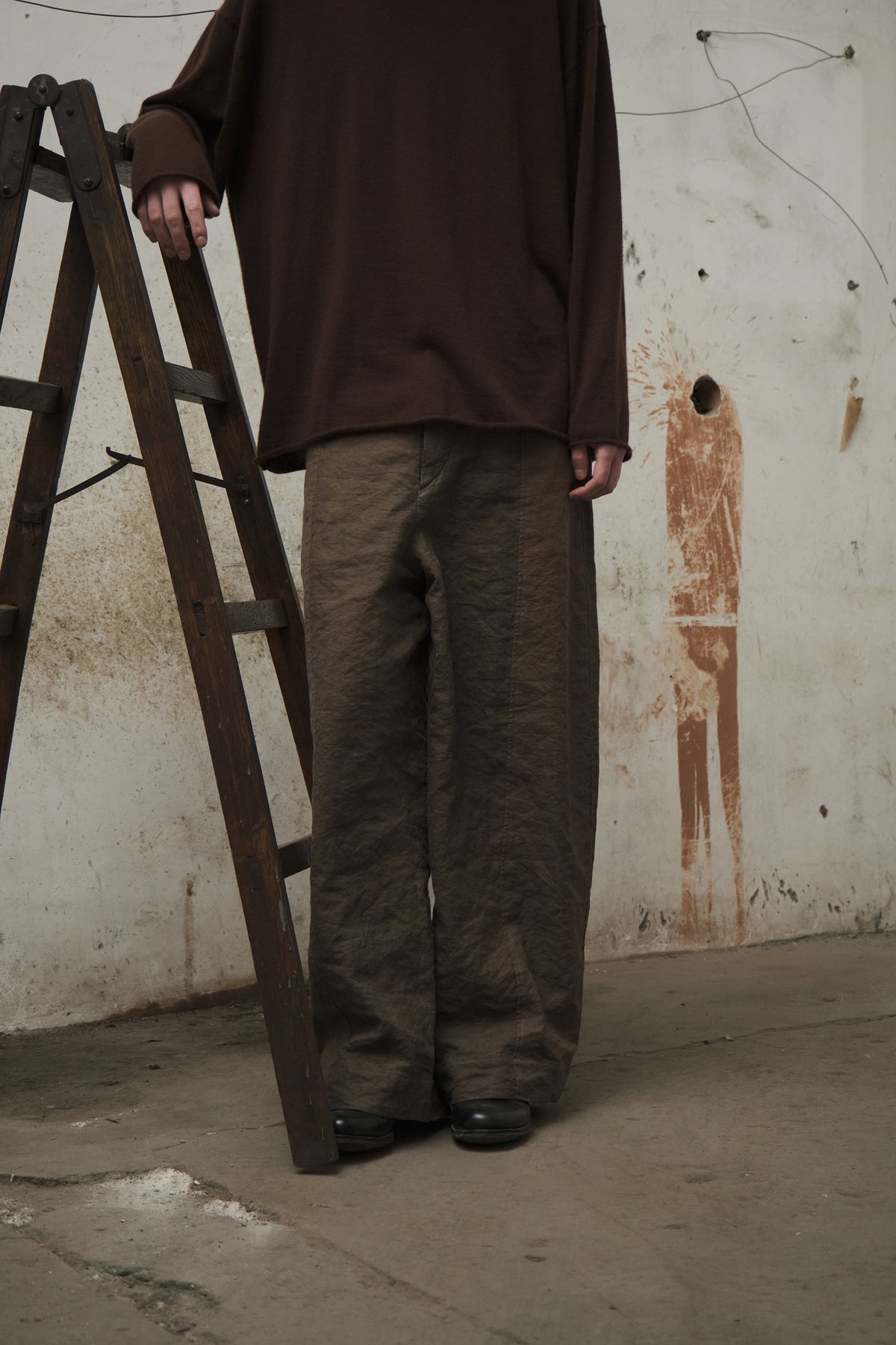 Panelled Construction Trousers (Washed Brown)