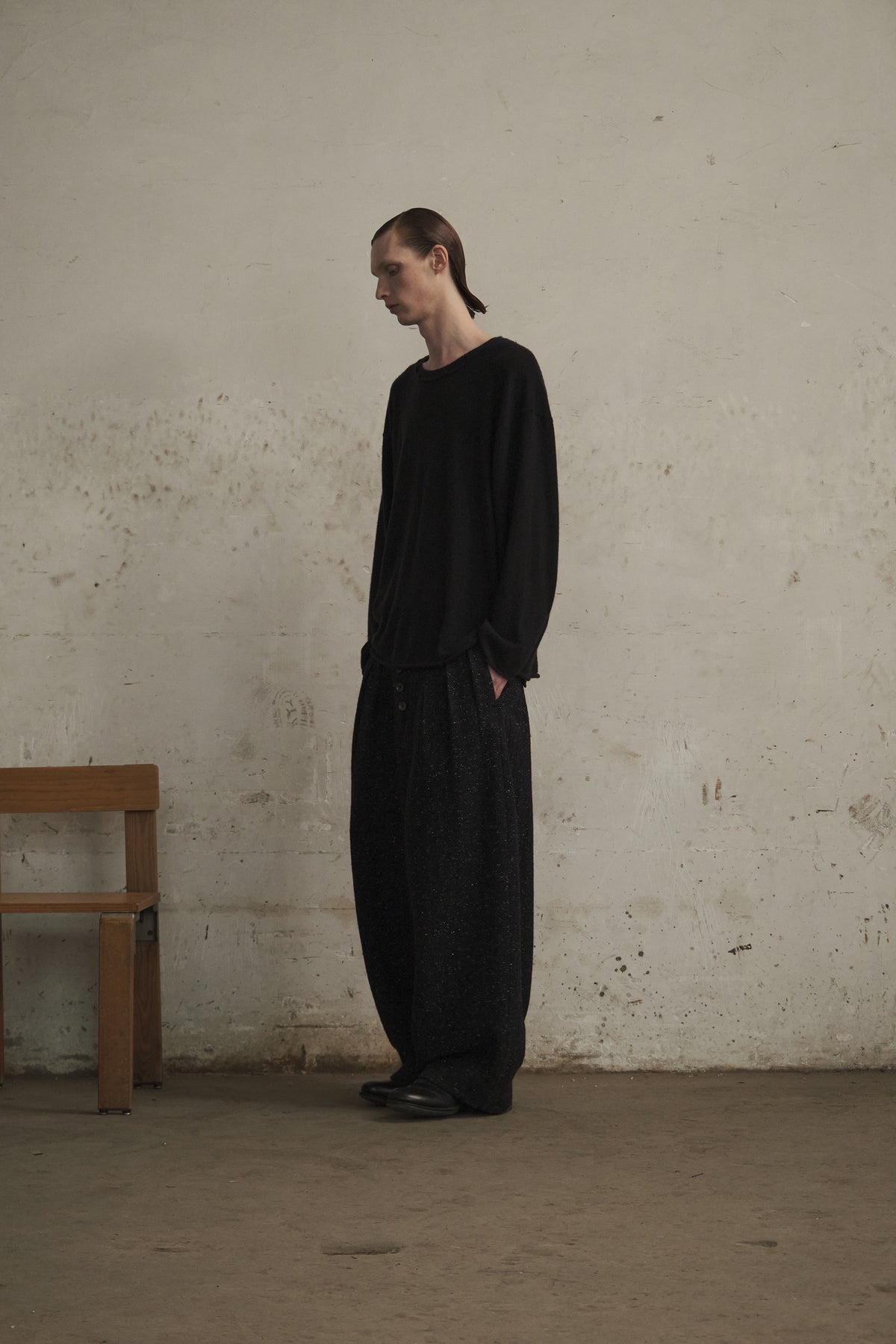 Cashmere Distressed Edge Knit (Black)