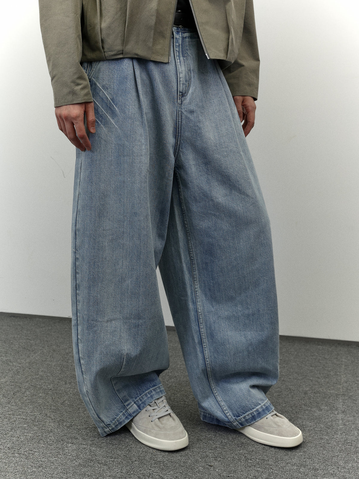 Washed Cocoon Jeans (Light)