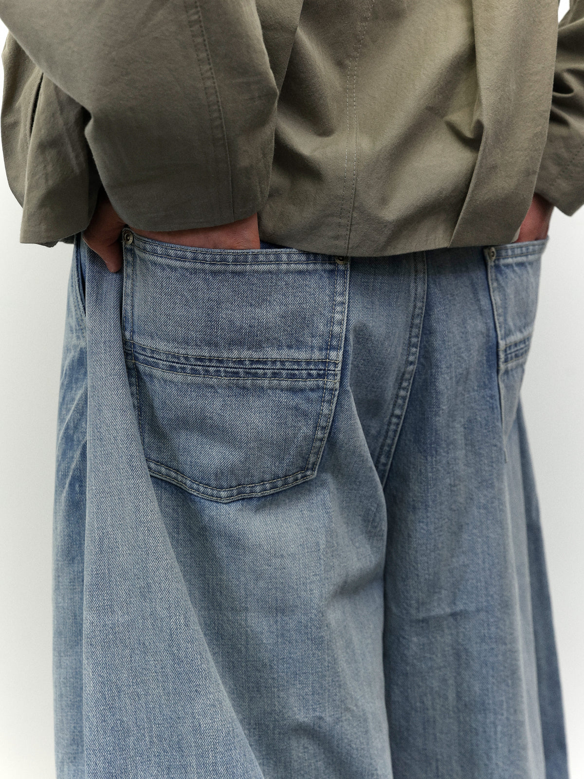 Washed Cocoon Jeans (Light)