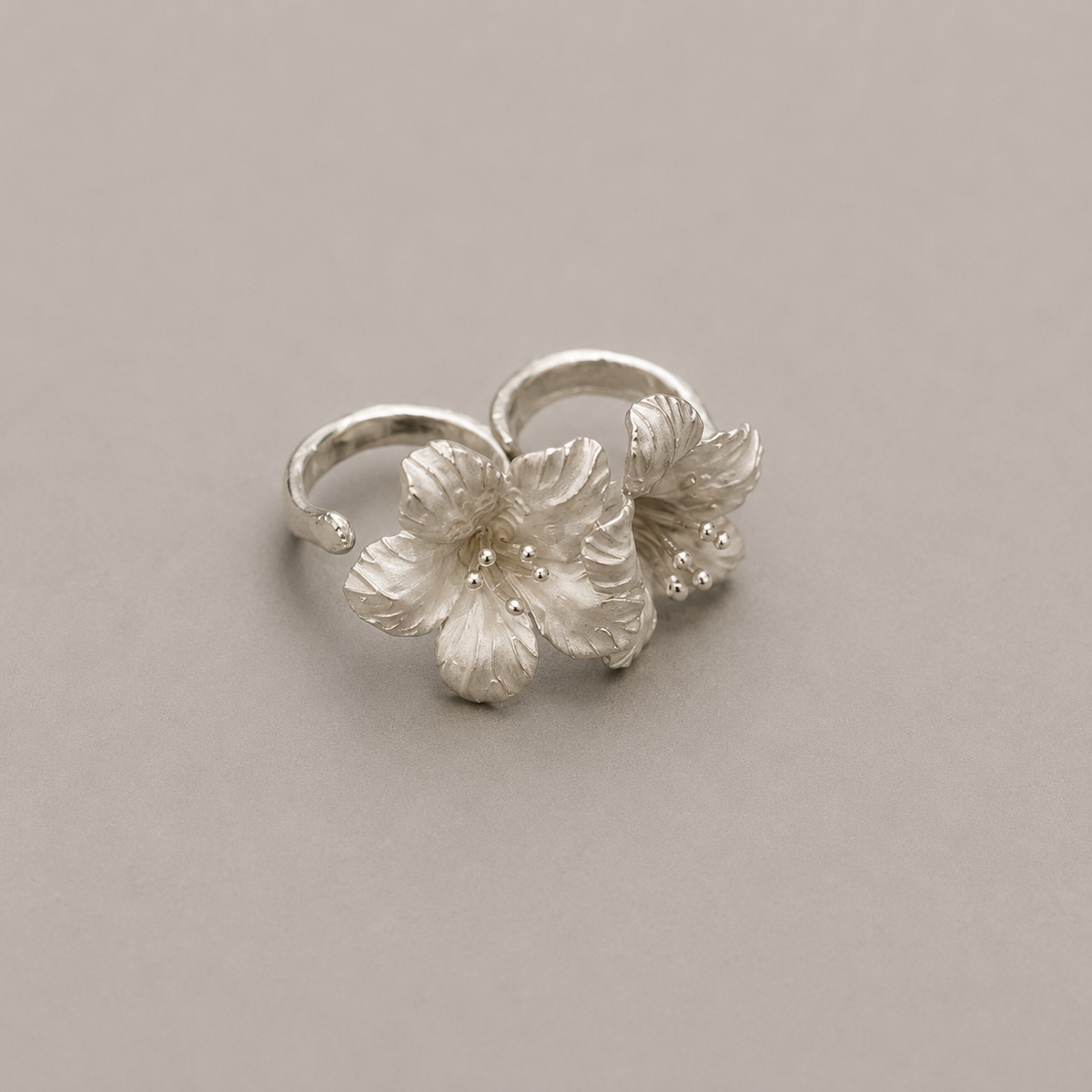 Silver Haze Azalea Double-Finger Ring