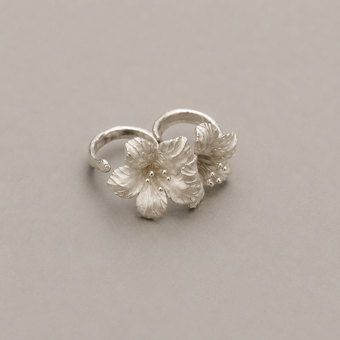 Silver Haze Azalea Double-Finger Ring