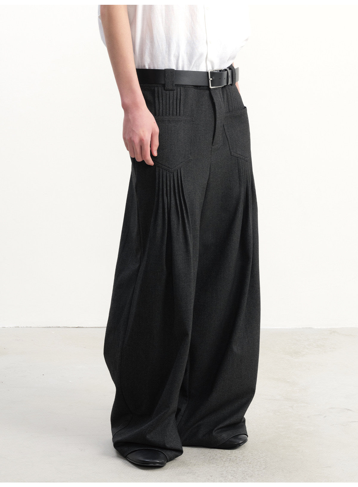 Pleated Pocket Wide-Leg Trousers
