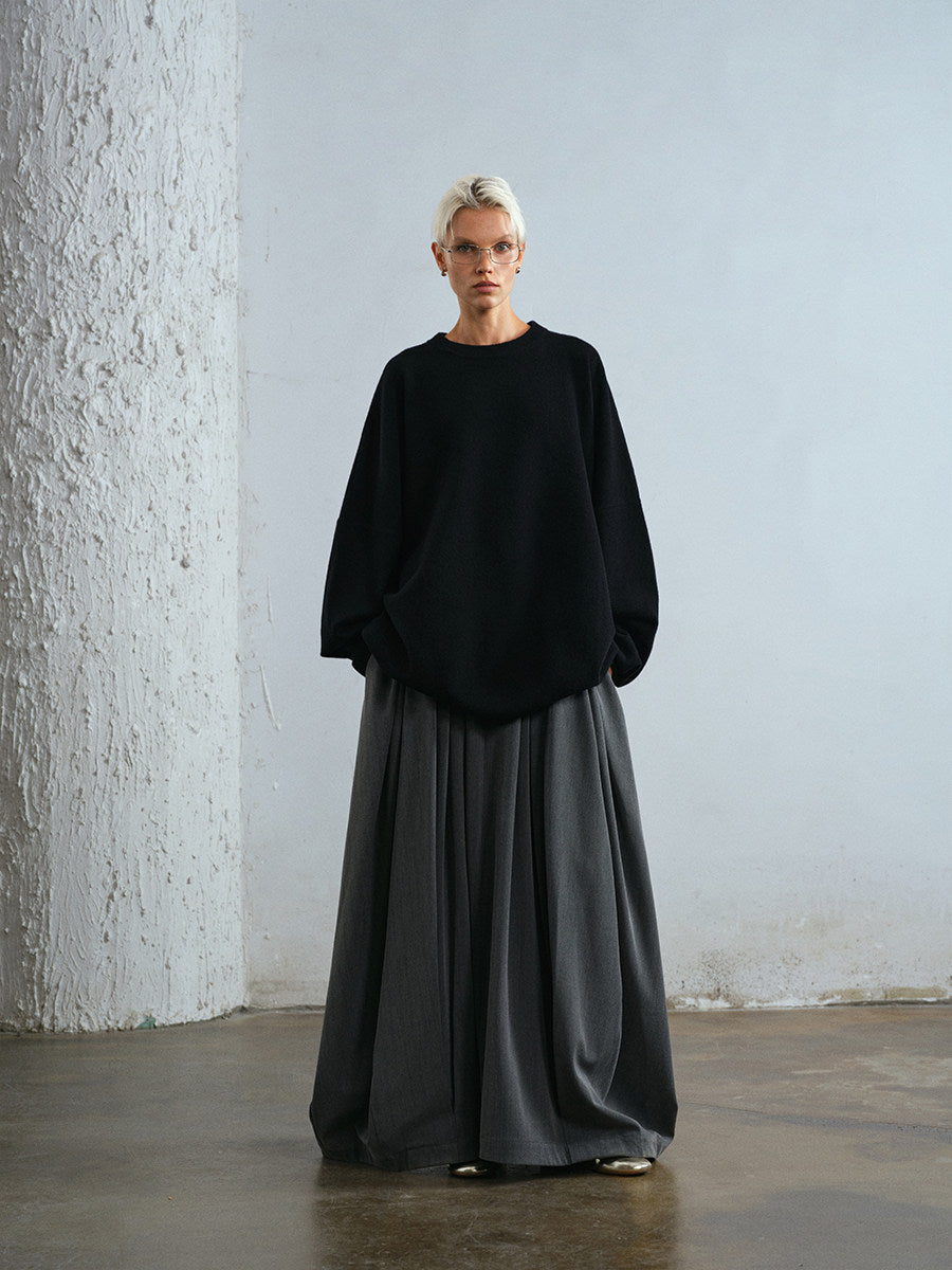 Relaxed-fit crewneck wool knit sweater