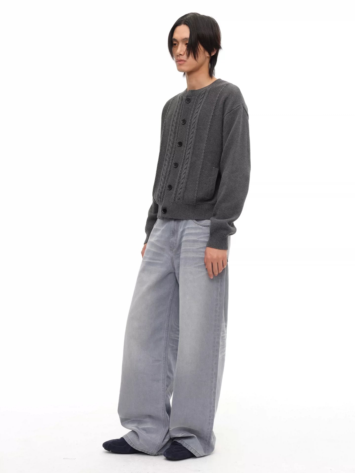 Cable-knit crewneck cardigan