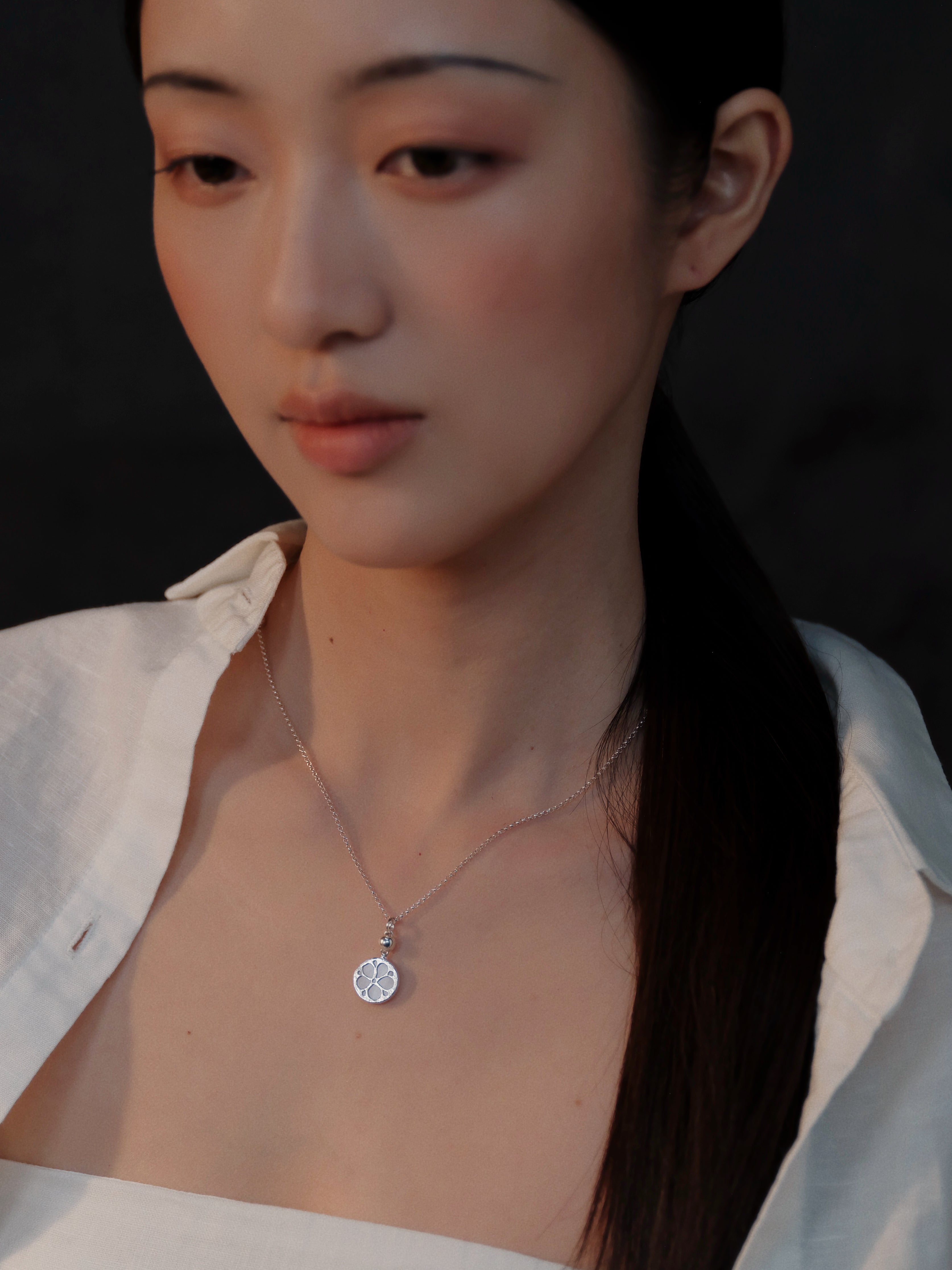 White Agate Inlaid Hollow Floral Necklace