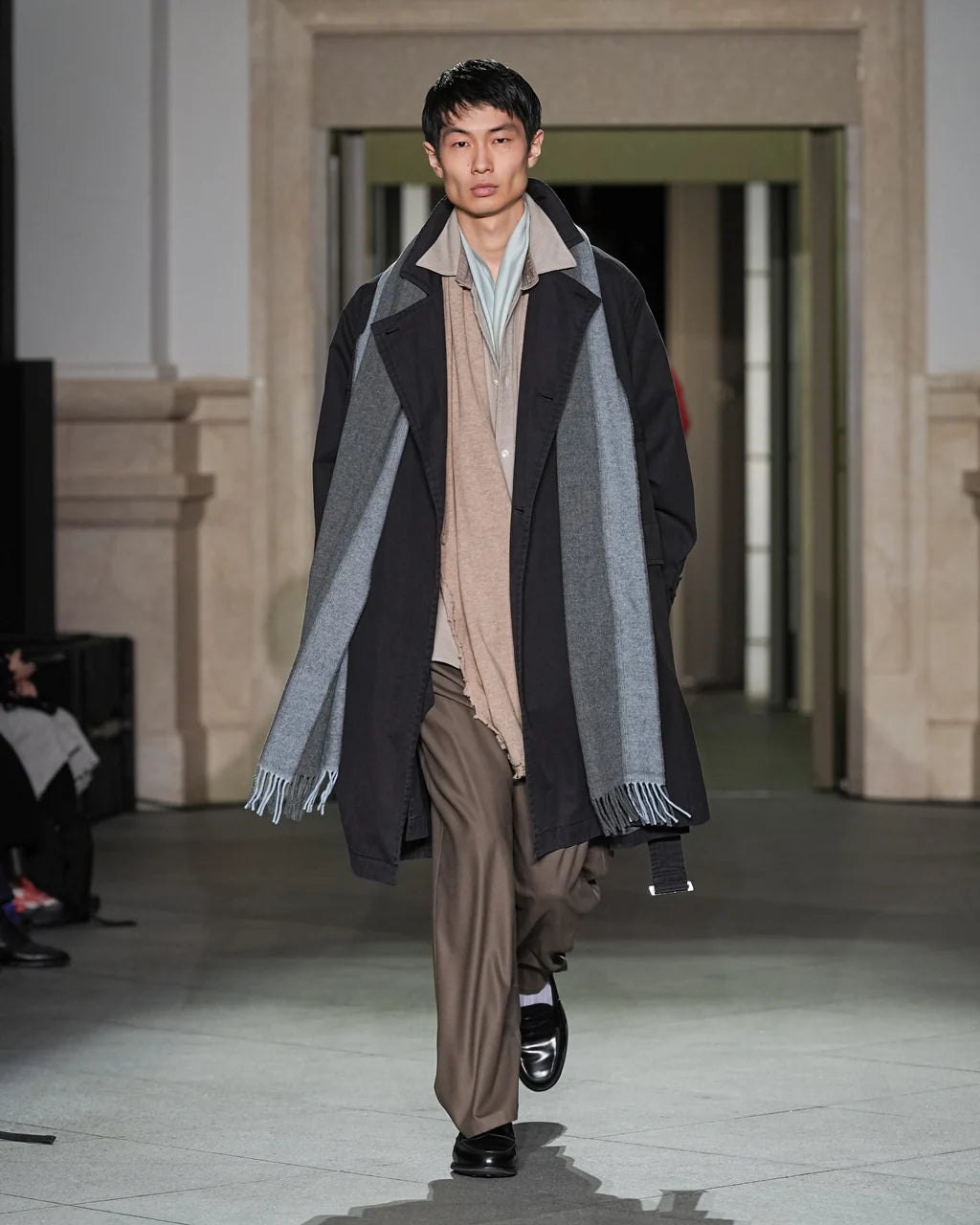 Wool Satin Belt-Less Slacks