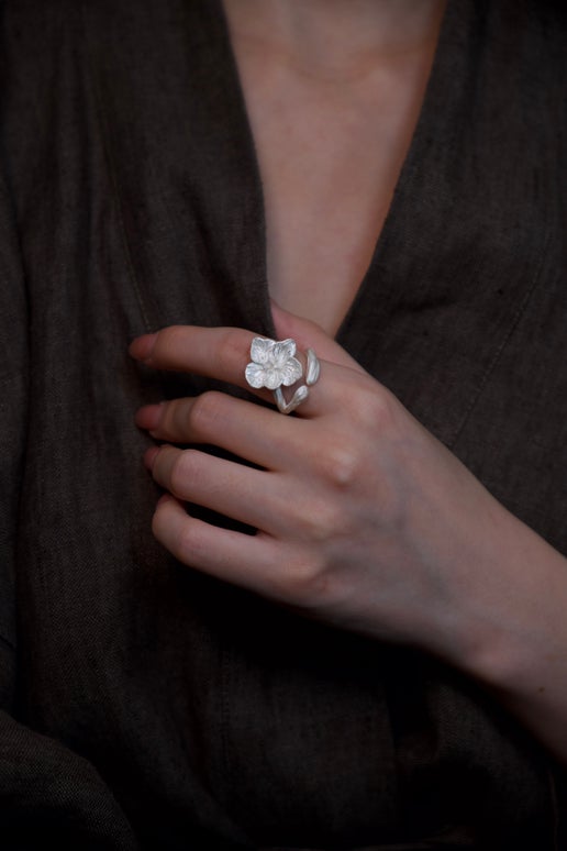 Blooming Hydrangea Ring