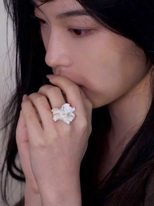 Wavy Petal Ring