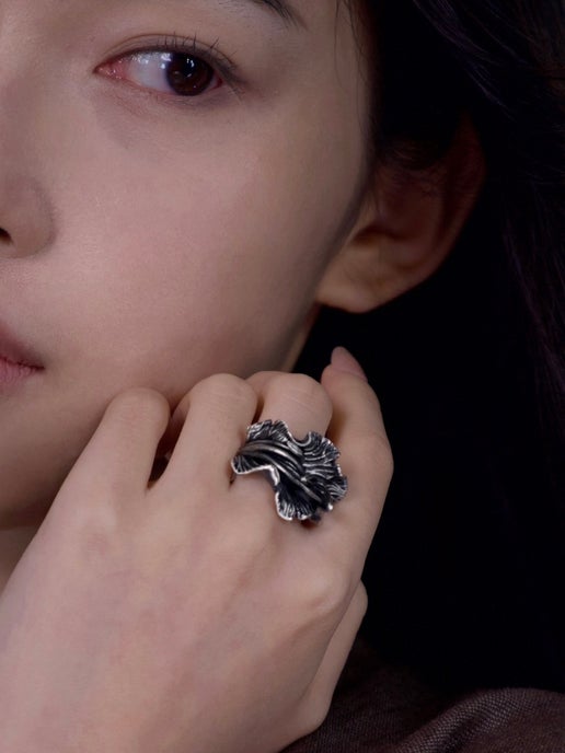 Wavy Petal Ring