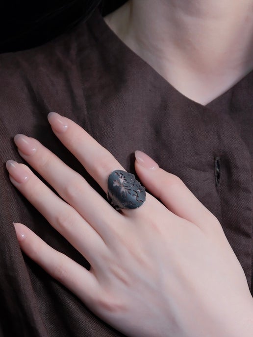 Oval Bouquet Carved Ring