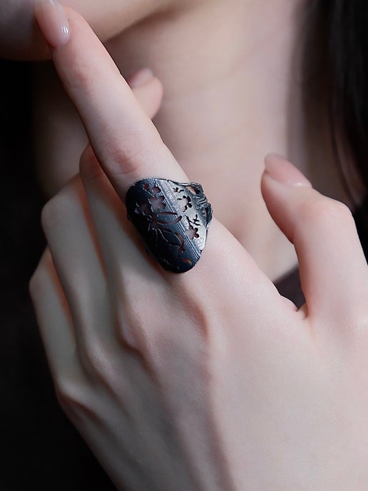 Oval Bouquet Carved Ring