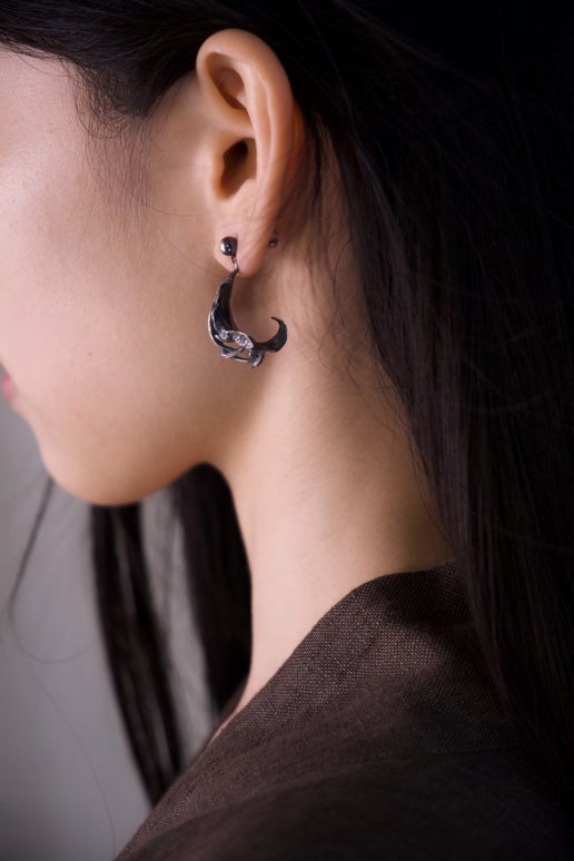 Wavy Petal Earring