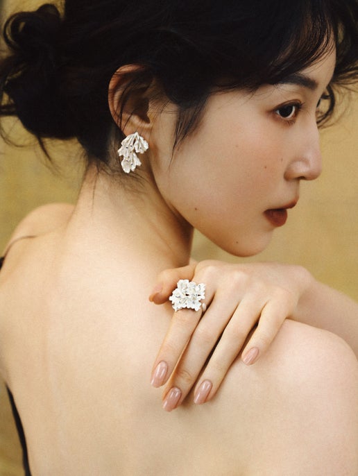 Blooming Hibiscus Ring