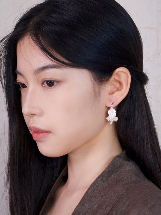 Wavy Petal Earring