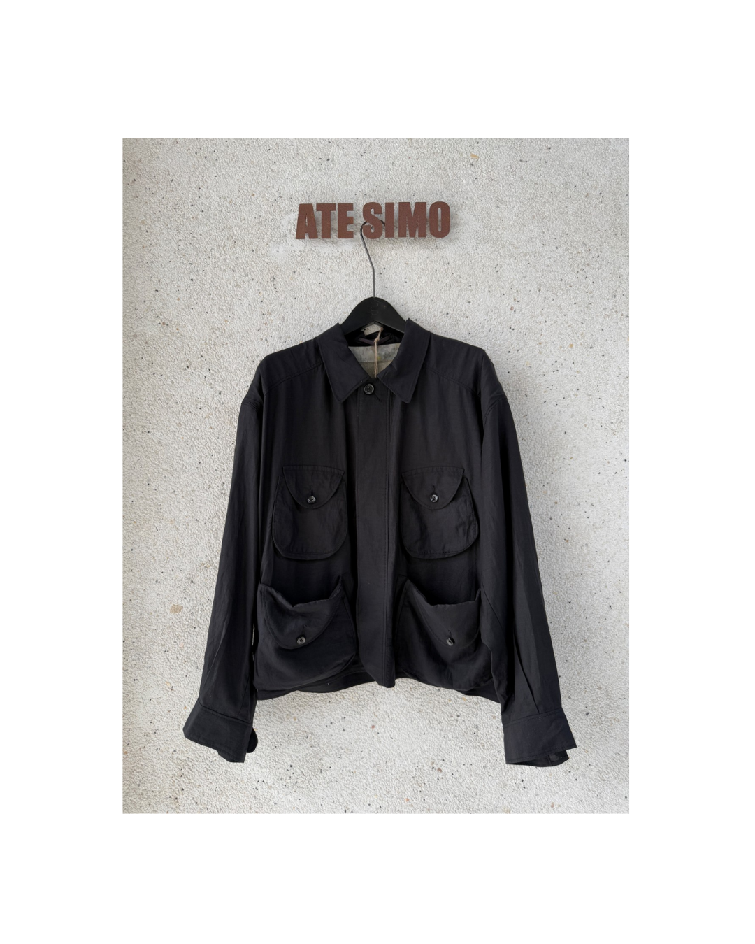 Collared short jacket with multiple pockets