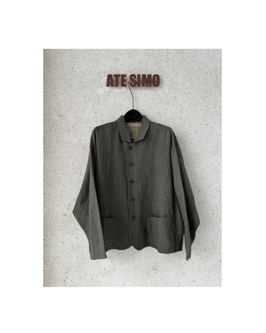 Collared cropped long-sleeve shirt