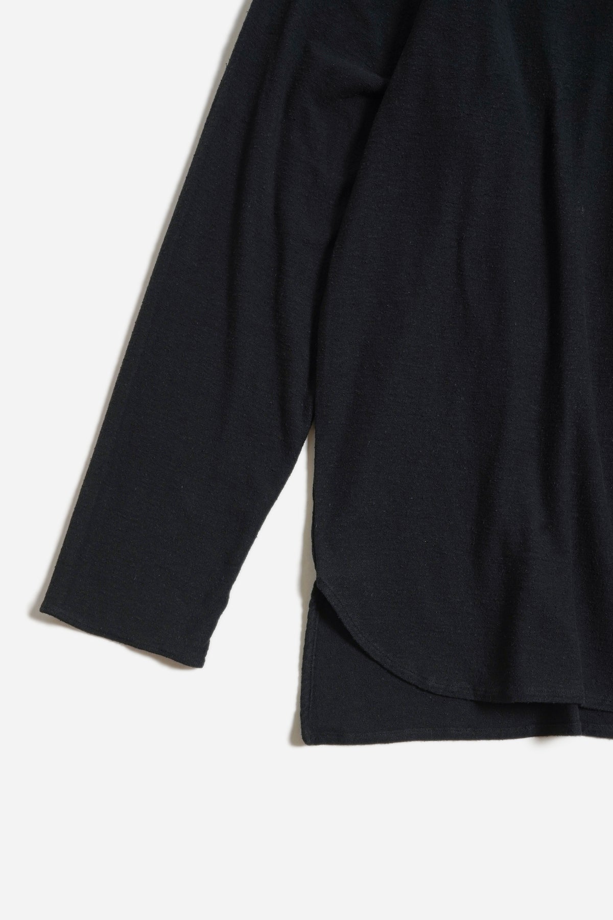Barbell Object Cotton Silk V Top, Black, hem